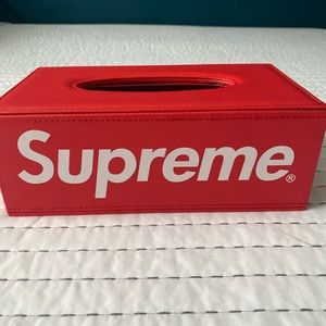 Supreme tissue holder